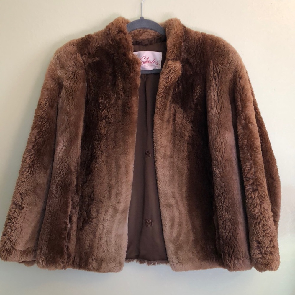 Einbender’s fur coat.